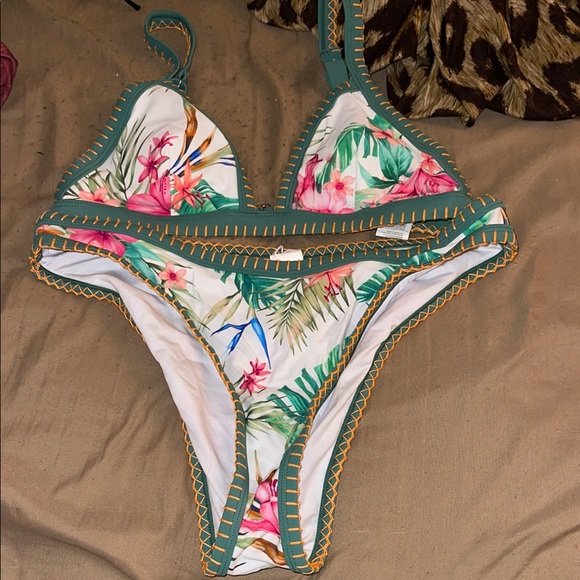 Cupshe bikini - Picture 1 of 2